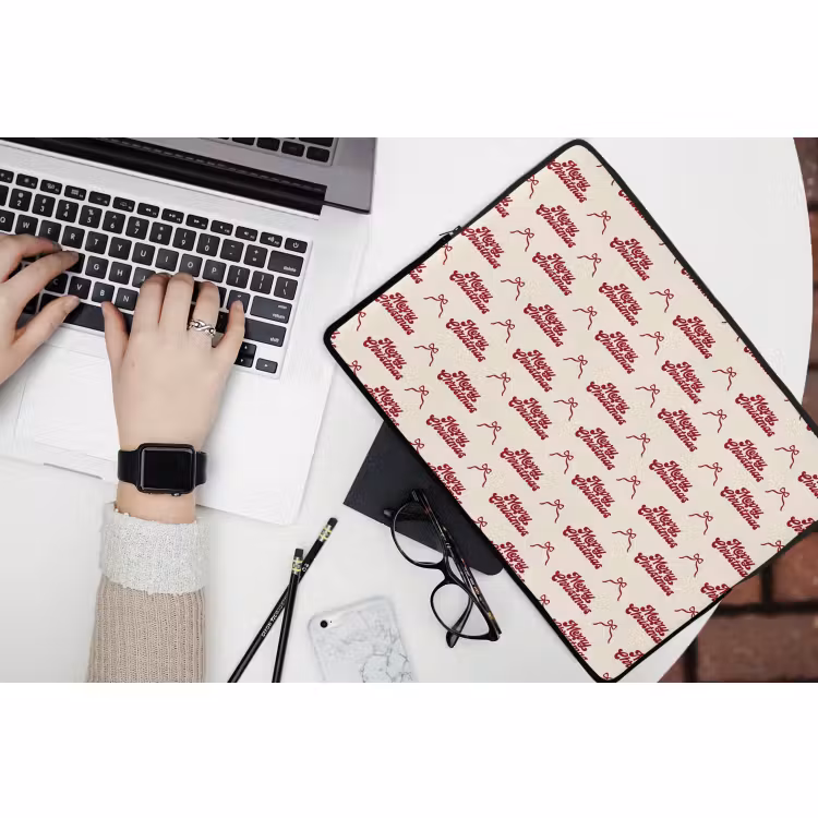 Laptop hülle - Text – Rot – Creme – Schleife — 3