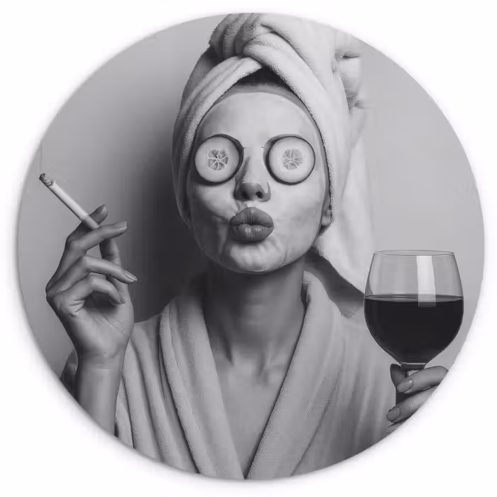 Glasbild Rund - Frau - Maske - Wein - Zigarette